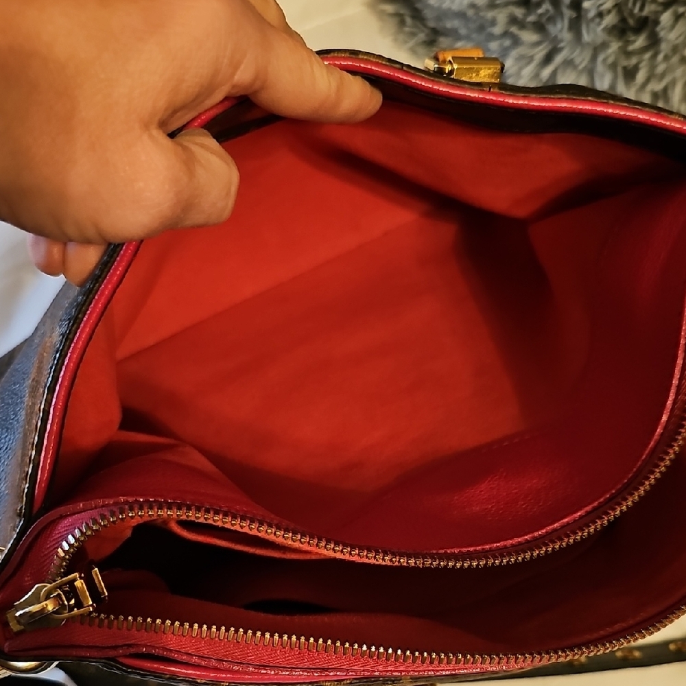 Authentic Louis Vuitton Brown Monogram Shoulder Bag with Red Interior - Picture 7 of 14